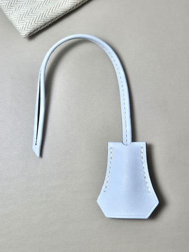 Clochette hermès bleue - clochette, pâle